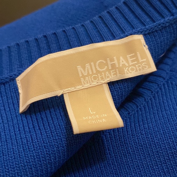 Top - Picture 2 of 3